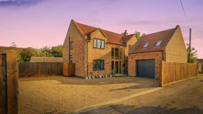 348b, High Road, Newton-in-the-isle PE13 5HS