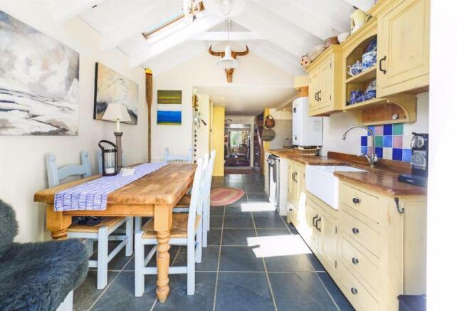 Kitchen / Dini...