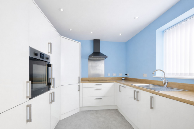 3 bed Terraced to rent Image 5