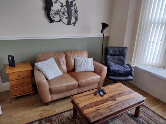 8 Sea View living room.jpg