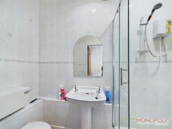 EN SUITE SHOWER ROOM