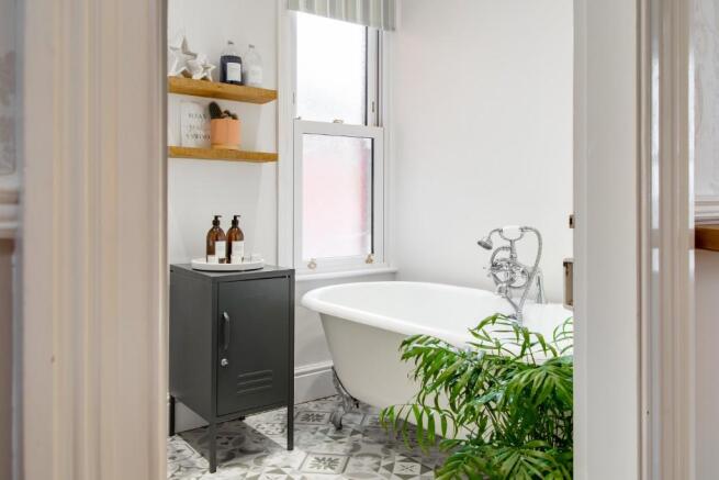 Family bath suite