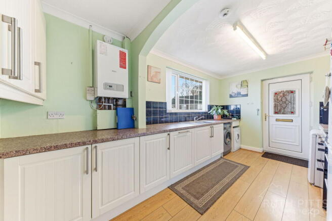 2 bed Detached Bungalow for sale Image 5