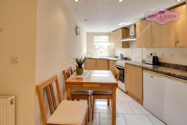 ANNEX KITCHEN/ DINER