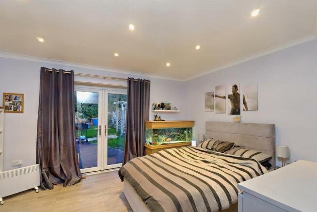 8576683-interior08-800.JPG