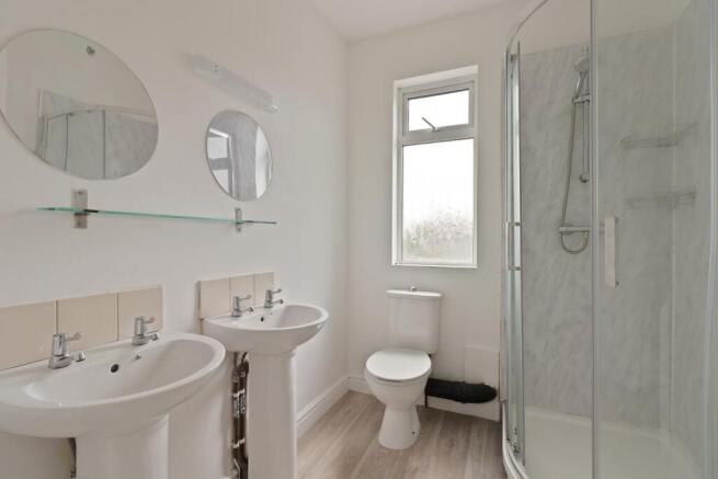 3 bed Terraced for sale Image 6