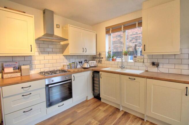 Kitchen f