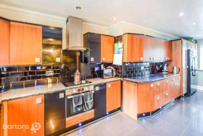 Simmonite Road, Rotherham, S61 photo 3