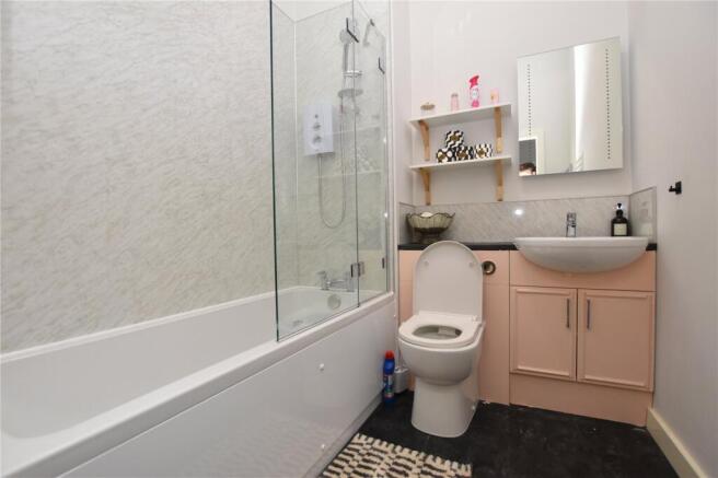 2 bed Apartment for sale Image 11