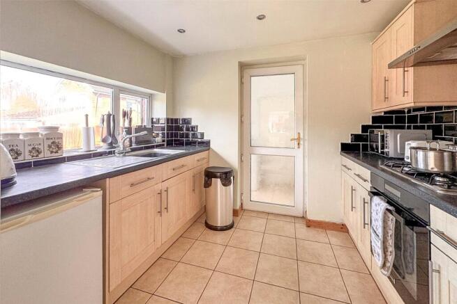 Silverdale Road, Gatley, Stockport, Greater Manchester, SK8 photo 4