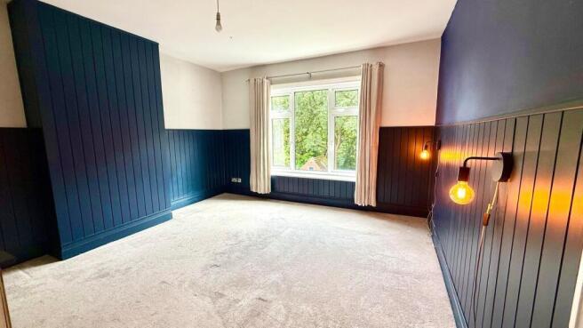 4 bed House to rent Image 12