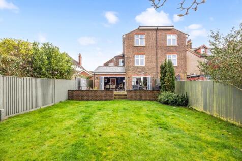 Haywards Road, Haywards Heath, RH16