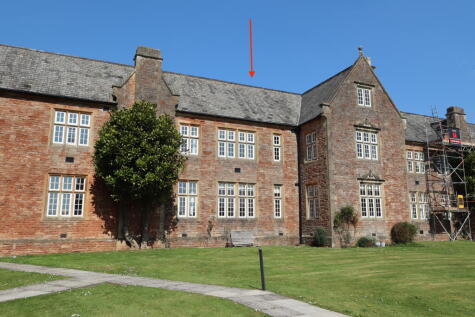 Lower Chapel Court, South Horrington Village