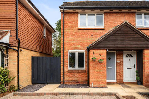 Portia Grove, Warfield, Bracknell, Berkshire, RG42