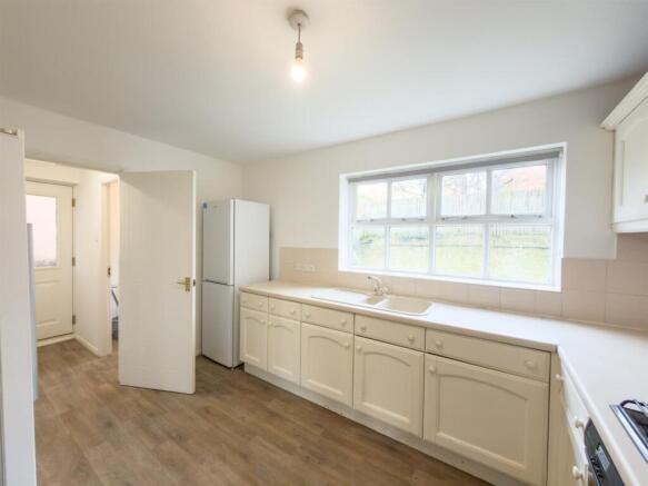 Stonelea Court, Meanwood, Leeds, West Yorkshire photo 2