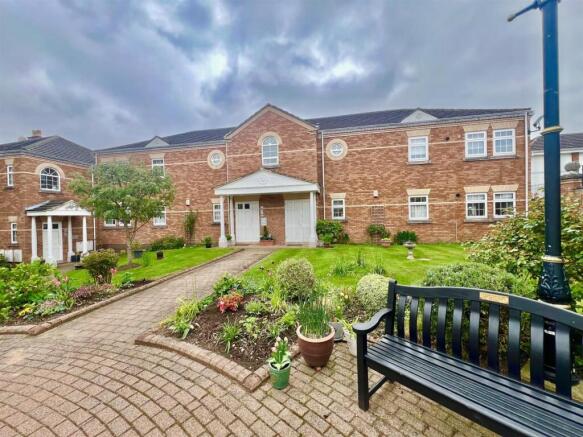 2 bed Apartment for sale Image 4