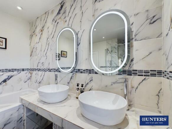 Master En-Suite
