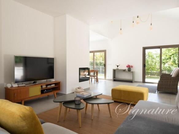 Signature-Balothel-130825-medium-12