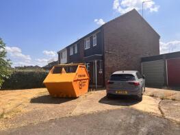 48, Bronte Close, Aylesbury HP19 8LG