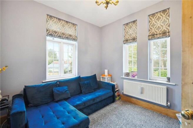 5 bed Detached for sale Image 11