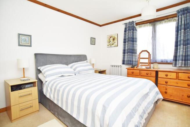 2 bed Semi-Detached Bungalow for sale Image 7