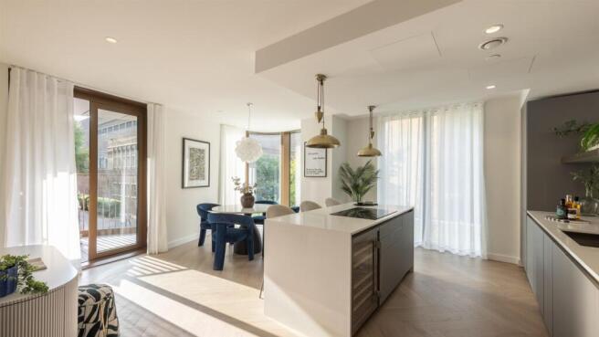 vb5504938_Triptych_1_07_010_3200x2134-2560x1440.jp