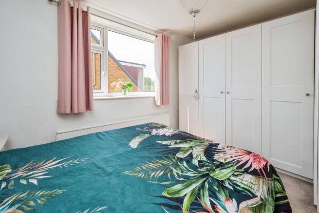 4 bed Semi-Detached for sale Image 11