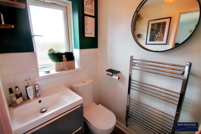 12. EN SUITE (1).jpg