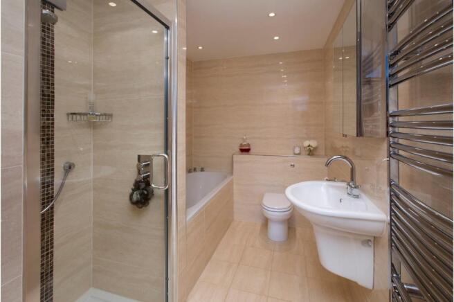 Master En-suite