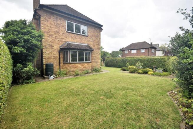 Front Garden 3.jpg