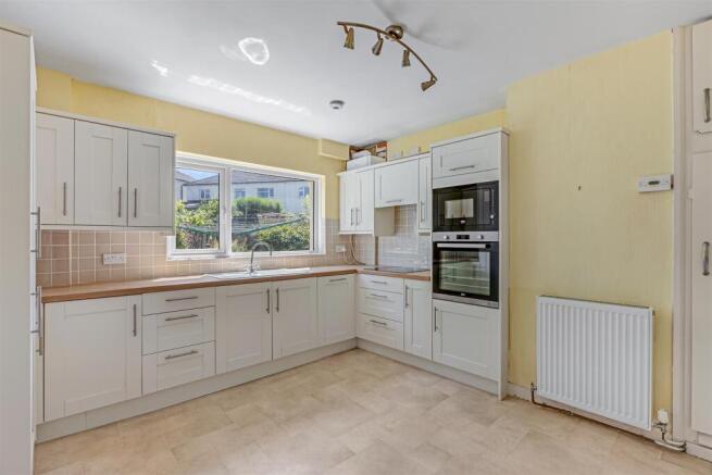 3 bed Semi-Detached for sale Image 5