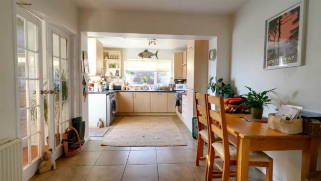 Kitchenbreakfast room.jpg