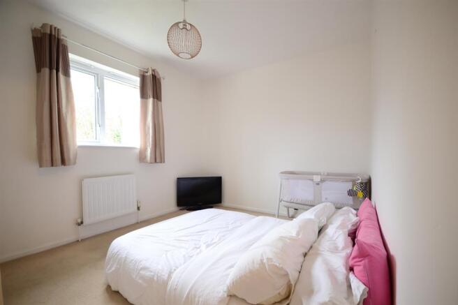 Bedroom (L)