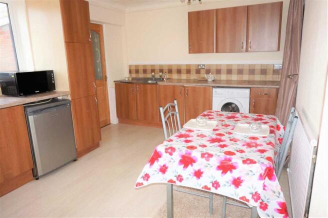 OPEN PLAN KITCHEN