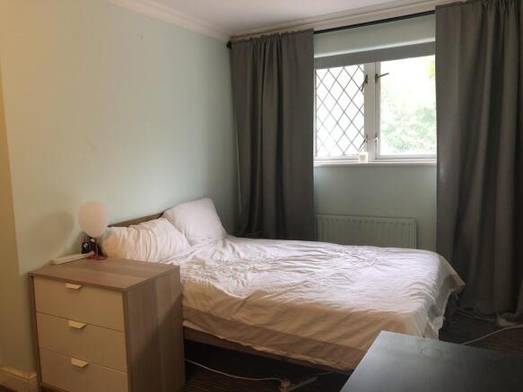 Bedroom 1 (1)_168...