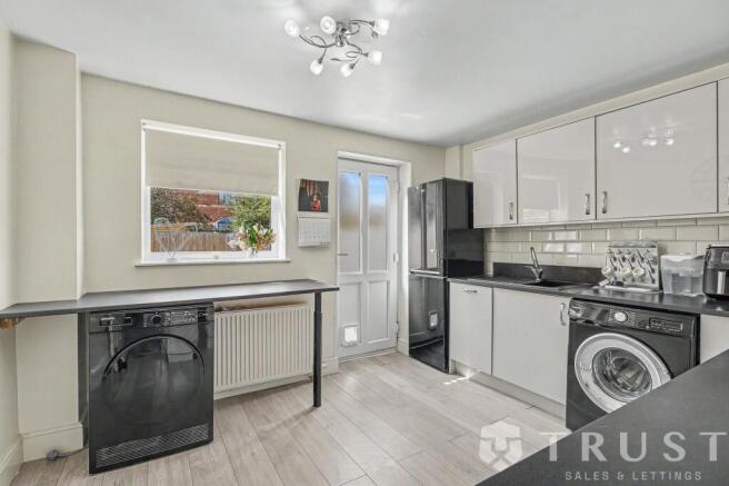 2 bed Terraced for sale Image 9