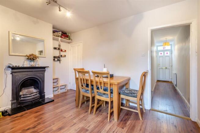8592645-interior13.jpg