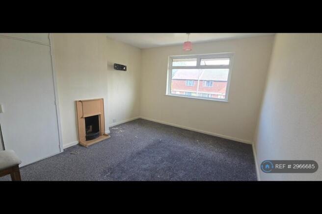 3 bed Semi-Detached to rent Image 8