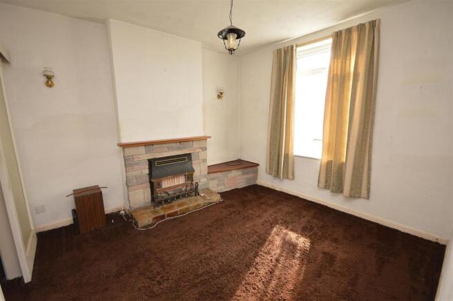 SITTING ROOM.jpg