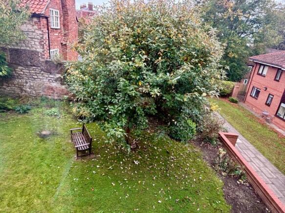 2 bed Apartment for sale Image 11