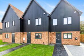 8, Fernfield Lane, East, Hawkinge CT18 7AW
