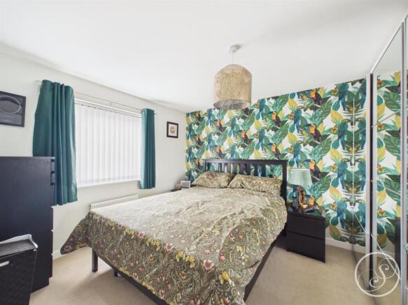 4 bed Semi-Detached for sale Image 12