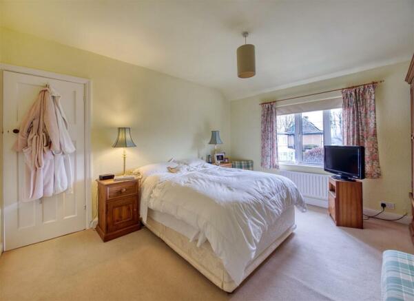 Bedroom 1-1.jpg