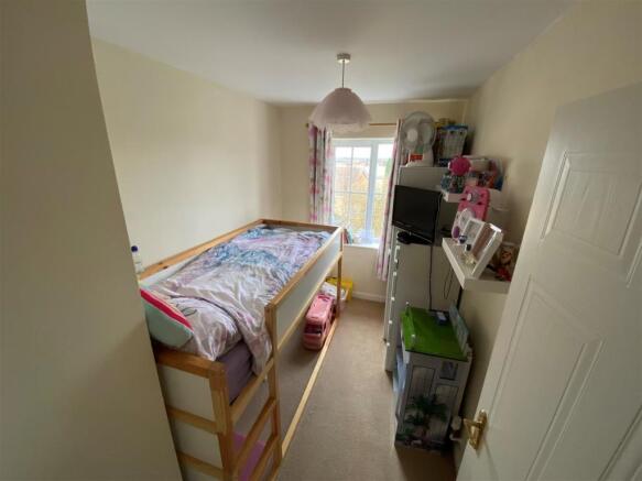 bed 2.jpg