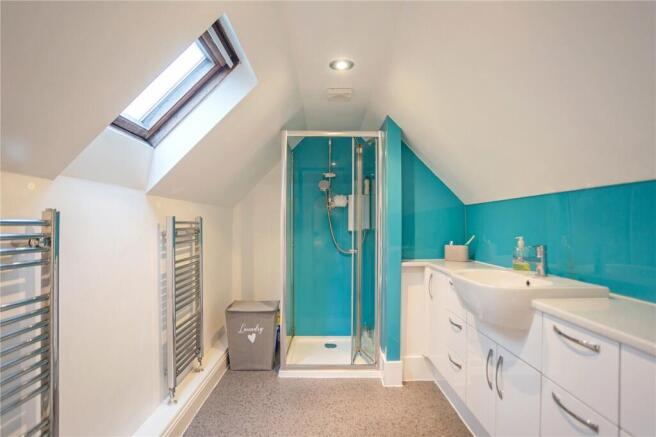 Main En Suite