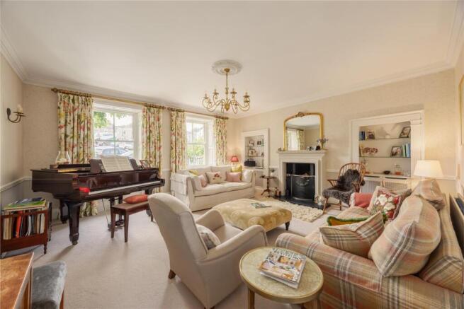 4 bed Semi-Detached for sale Image 3