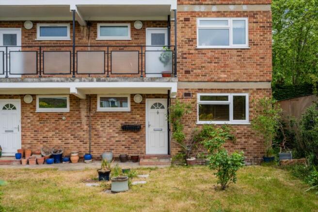 1-bed flat on Brackley Road, Beckenham, BR3, £290,000