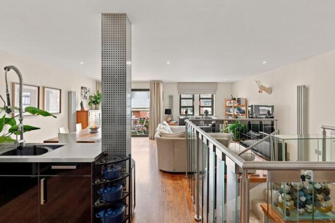 4 bed Flat to rent Image 4