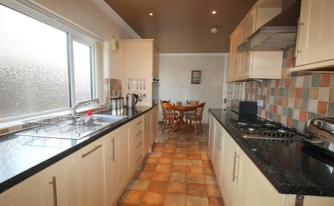 Dining kitchen