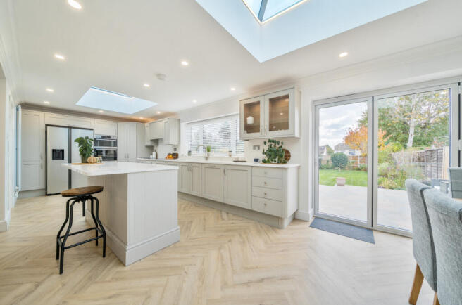 1371282-11-68ff5f...